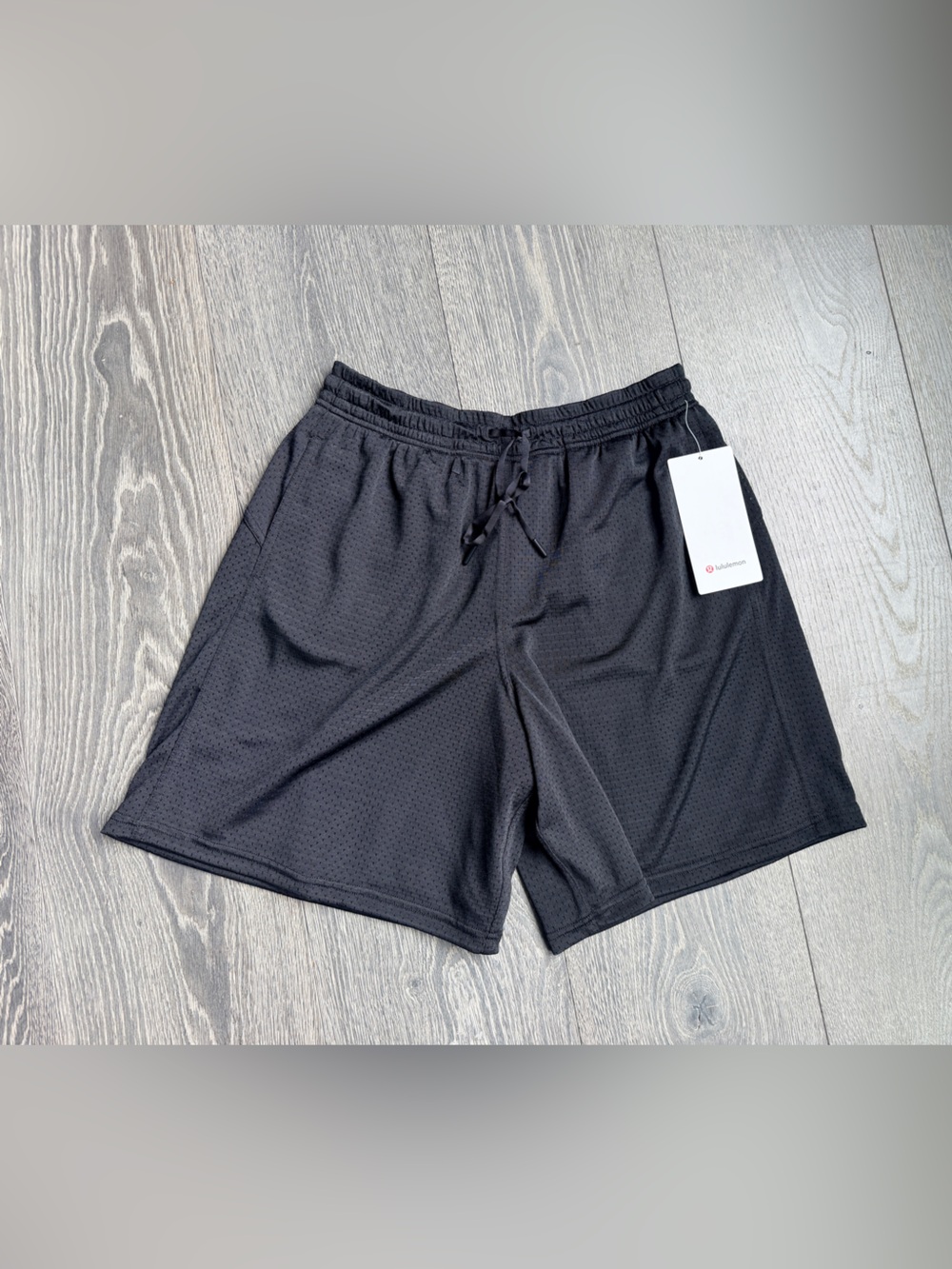 Lululemon Relaxed-Fit Mesh Training Short 8" in Black Size 8